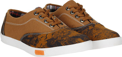 

Johnnie Boy Printed shoes Casuals For Men(Brown, White