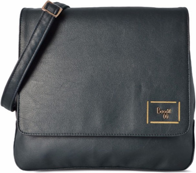 

Baggit Women Casual Blue PU Sling Bag