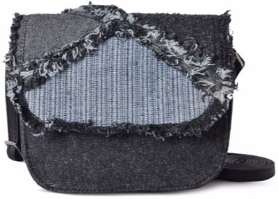 

Baggit Women Casual Black PU Sling Bag
