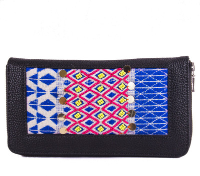 

Clover Party Black Clutch