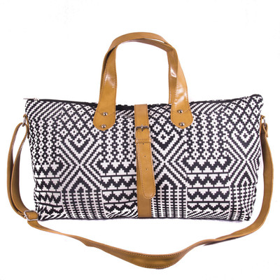 

Clover Messenger Bag(Khaki)