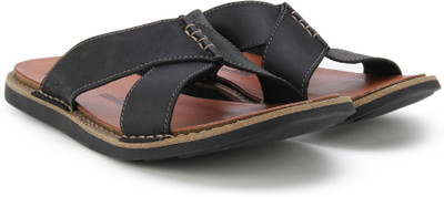 

Clarks Lynton Easy Black Leather Flip Flops