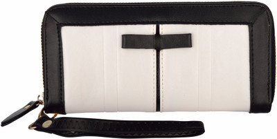 

Cuddle Formal Black Clutch
