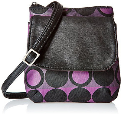 

Baggit Women Casual Black Nylon Sling Bag