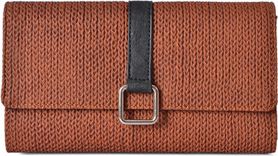 

Baggit Casual Tan Clutch