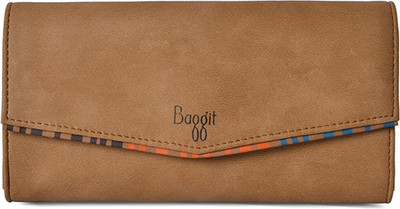 

Baggit Casual Beige Clutch