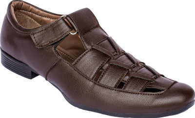 

AADIL Men BROWN Sandals