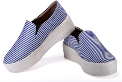 

Bella Toes Women's Blue Synthetic Leather Loafers / Slip On Shoes Slip On Sneakers For Women(Blue