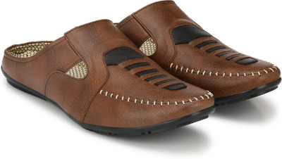 

LAYASA Men BROWN Sandals