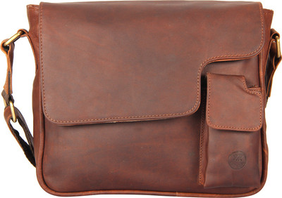 

Aditi Wasan Messenger Bag(Brown)