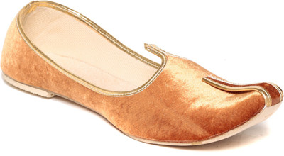 

TEN Velvet Tan Juttis For Women(Tan