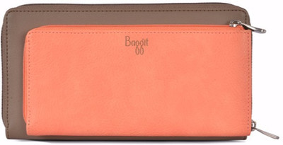 

Baggit Casual Beige Clutch