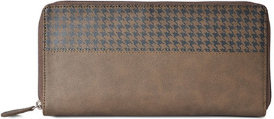 

Baggit Casual Beige Clutch