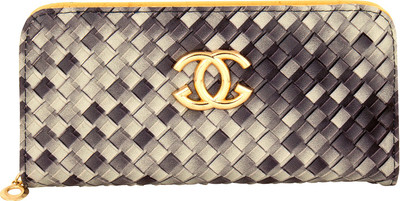 

NIHAR Multicolor Clutch