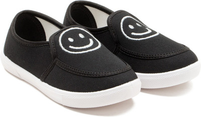 

OMAIDEN The First Step Boys Slip on Moccasins(Black