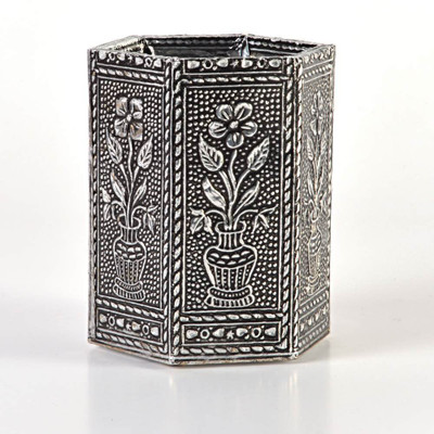 

Kaarigar 1 Compartments White Metal Pen Stand(Silver)