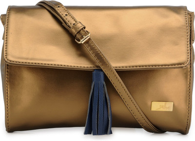 

Yelloe Women Gold PU Sling Bag