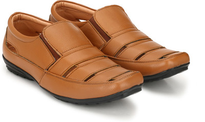 

Hirel's Men Tan Sandals