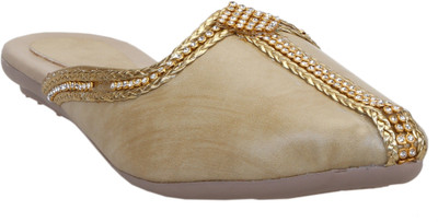 

Zappy Women Beige Flats