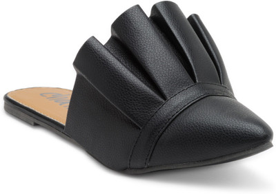 

Chalk Studio Women Black Flats