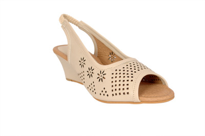 

Bora Bora Women Beige Wedges