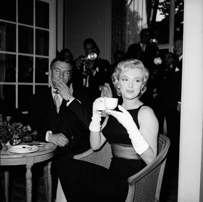 

Akhuratha Designs Wall Poster Marilyn Monoroe Paper Print(12 inch X 18 inch, Rolled)
