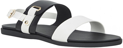 

estatos Women Black Flats