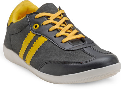

Juan David Sneakers For Men(Black, Yellow