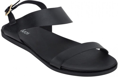 

estatos Women Black Flats