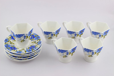 

Swagger A microwave safe blue and white floral bone china cup and saucer tea set Bone China(Blue, Pack of 12)