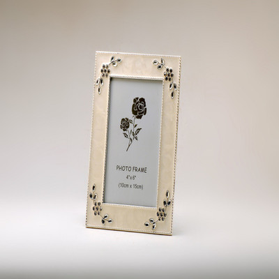 

MeLANgE Silver-plated Photo Frame(Beige, 1 Photos)