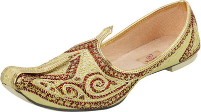 

Ramraj Wedding & Sherwani Slip On For Men(Gold, Golden