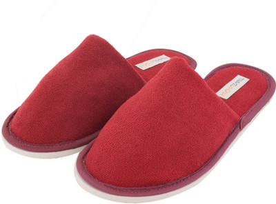 

Travelkhushi Slippers, Maroon