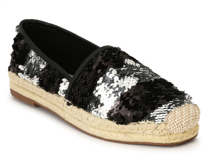 

OLMIITE Ctar Casuals For Women(Black, Black::silver