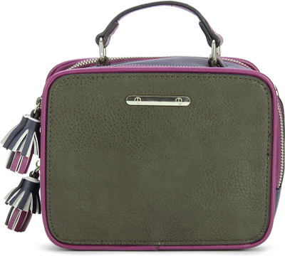 

Call It Spring Hand-held Bag(Khaki)