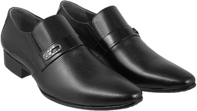 

Metro Awesome Slip On For Men(Black, 11;black