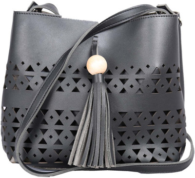 

Mary Anne Women Evening/Party Black Leatherette Hand-held Bag
