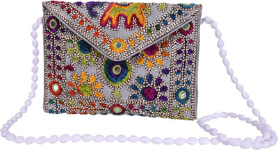 

Craft Trade Casual Silver Clutch