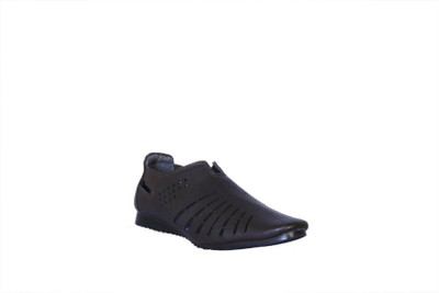 

DLS Men brown Sandals