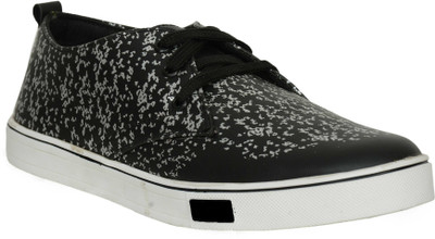 

wredster Casuals For Men(Black, White