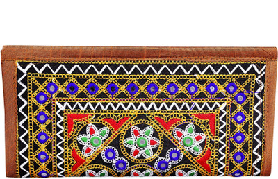 

Paradox Casual Brown Clutch