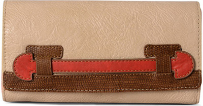 

Baggit Casual White Clutch