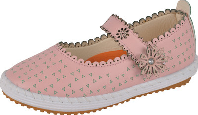 

Yellow Bee Girls Velcro Mary Janes(Pink, Light pink