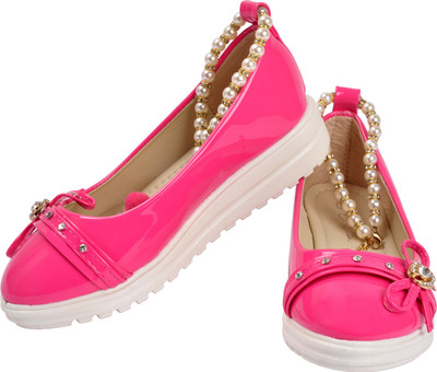 

Yellow Bee Girls Slip on Jutis(Pink