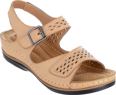 

Shuz Touch Women APRICOT Flats