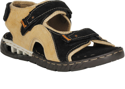 

KOXKO Men Black Sandals