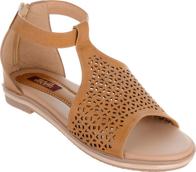 

Shuz Touch Women BEIGE Flats