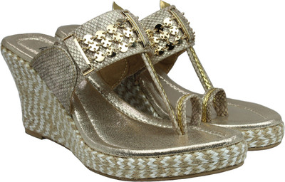

Inc.5 Women Brown Wedges
