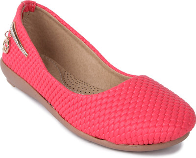 

Feather Leather Women Peach Bellies