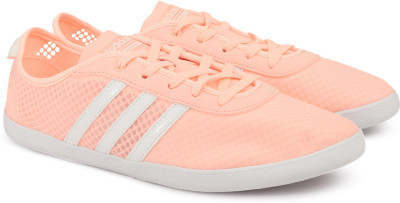 

ADIDAS NEO CF QT VULC SEA W Sneakers For Women(Orange, White, Hazcor/ftwwht/sunglo
